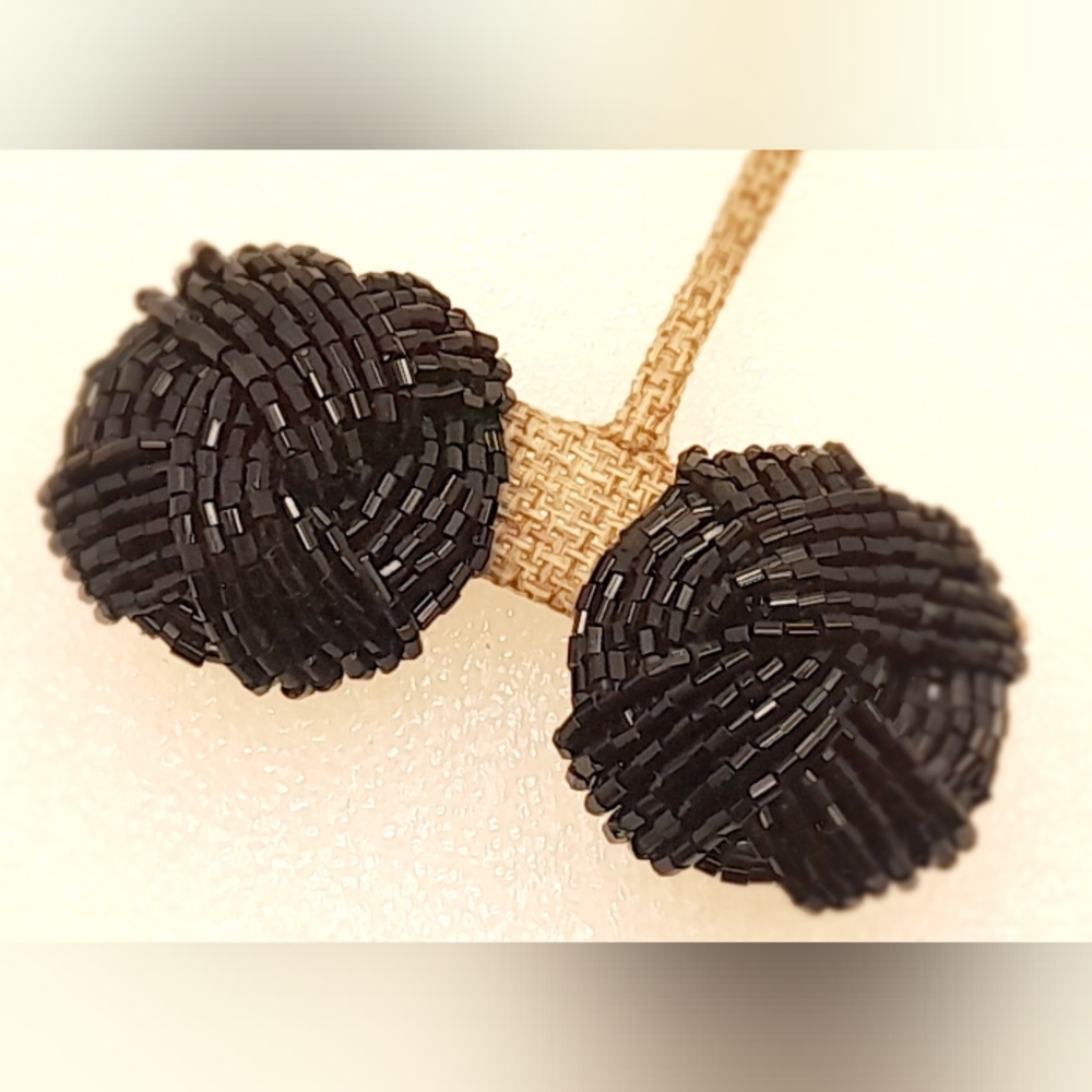 Vontage style black seed beaded handmade clop on stud fashion earrings